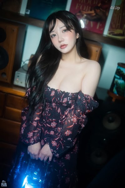 [BLUECAKE] Son Ye-Eun (손예은) Nothing RED+