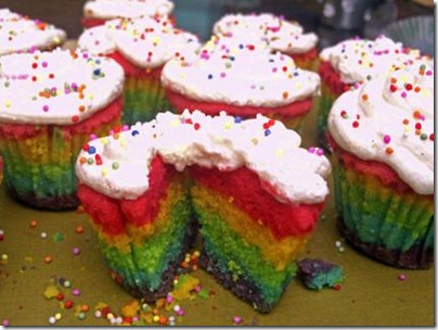 Rainbow Cake Spesial Aneka Warna