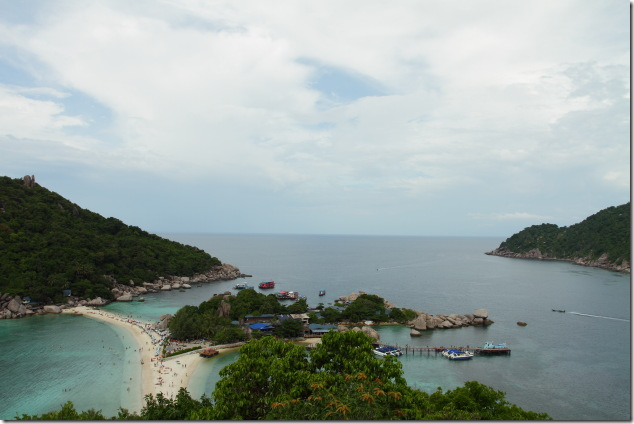 Interconnected beaches of the 3 Nang Yuan Islands