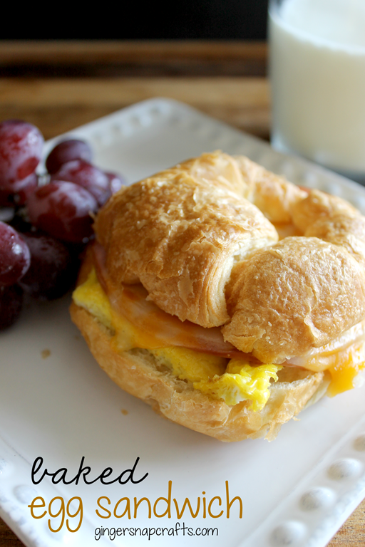 Baked Egg Sandwich at GingerSnapCrafts.com #recipe #eggs