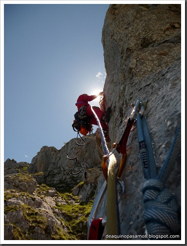 Arista Sanchez Sadia-Samper 300m 120m Rapel 6c¿ (V  A1 Oblig) (Peñe Robre, Andara) (Omar) 0659