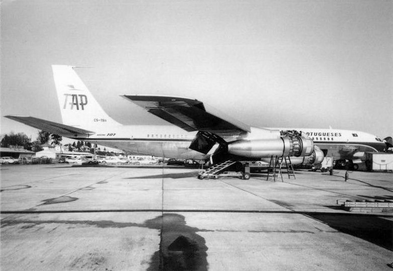 [Boeing-707.1.jpg]