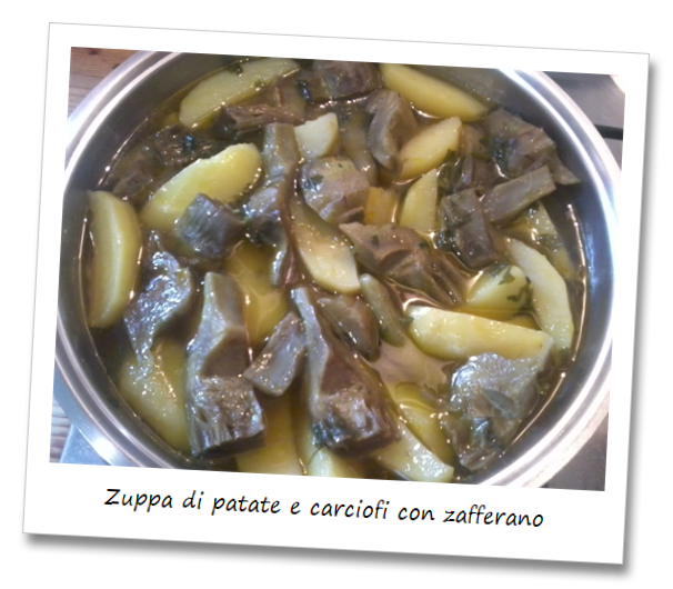 Fotografia del piatto zuppa di patate e carciofi allo zafferano