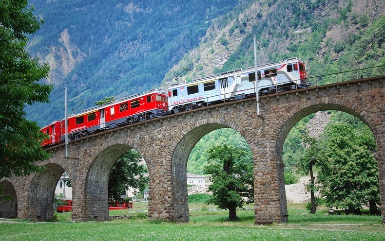 brusio-spiral-viaduct-5