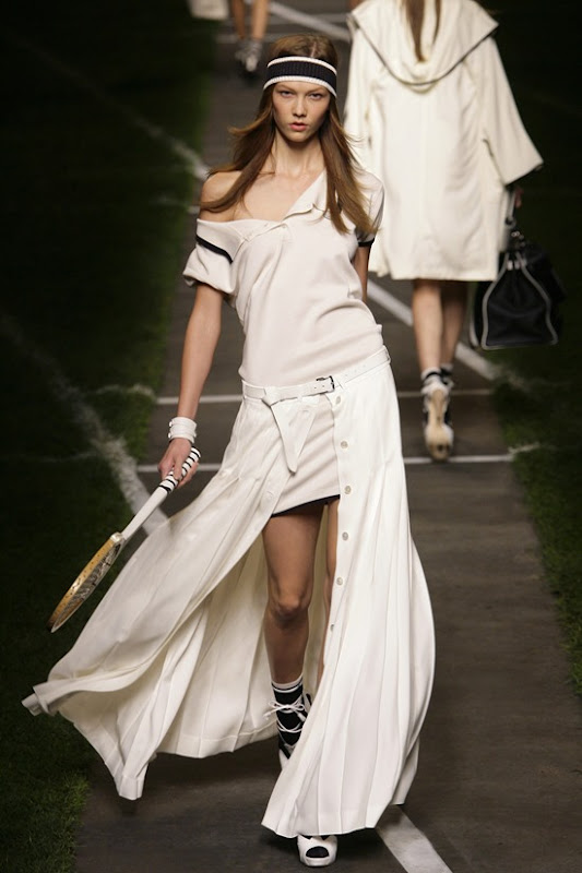 hermes-spring-2010-ready-to-wear-gaultier-karlie-2