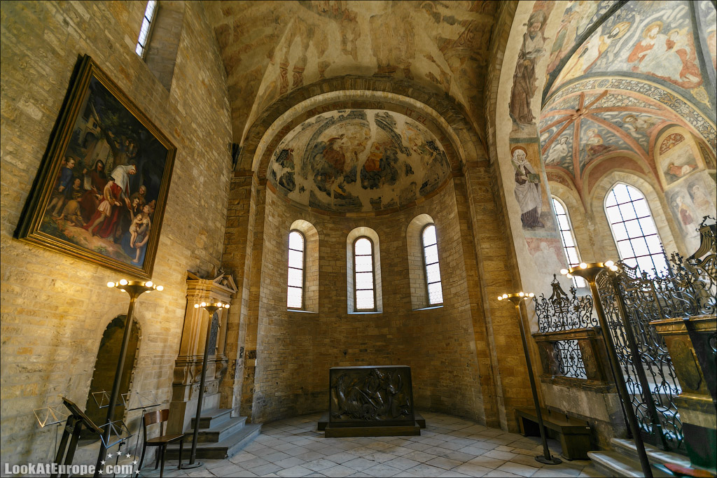 Пражский град, Базилика Св. Георгия (Bazilika Sv. Jiri)