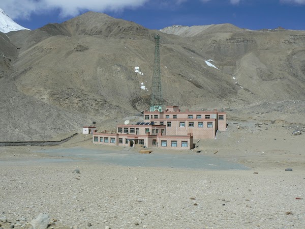 Imagini Tibet: hotel Rongphu langa Everest Base Camp