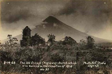 Cagsawa_Ruins,_1928_Mayon_Volcano