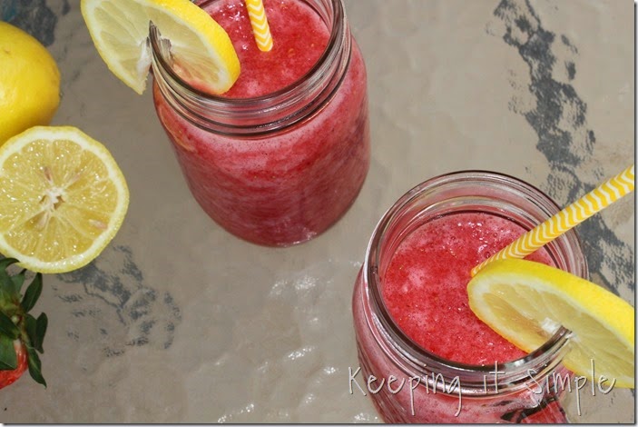 #ad Amazing-Berry-Lemonade-Slush #PourMoreFun (7)