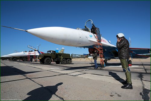 Рабочие будни пилотажных групп