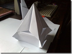 Origami - Piramida facuta dintr-o coala de xerox
