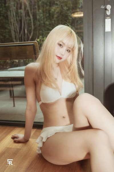 SAINT Photolife – Yuna – Gold