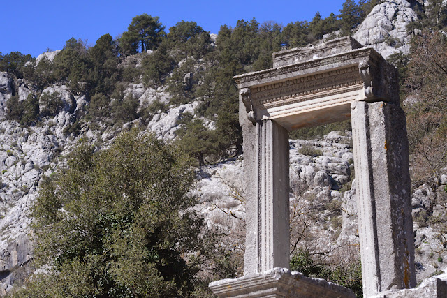 Le site archéologique de Termessos et ses riches vestiges, de 900 à 1200 m d’altitude. À l'ouest d'Antalya (Turquie), 20 mars 2014. Photo : L. Voisin