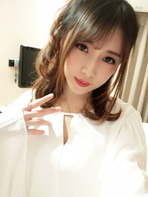 Coser@小女巫露娜 Vol.001 OL风肤色连裤袜