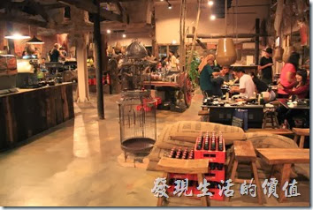 台南-逐鹿焊火燒肉。台南逐鹿探火燒肉的餐廳景象。