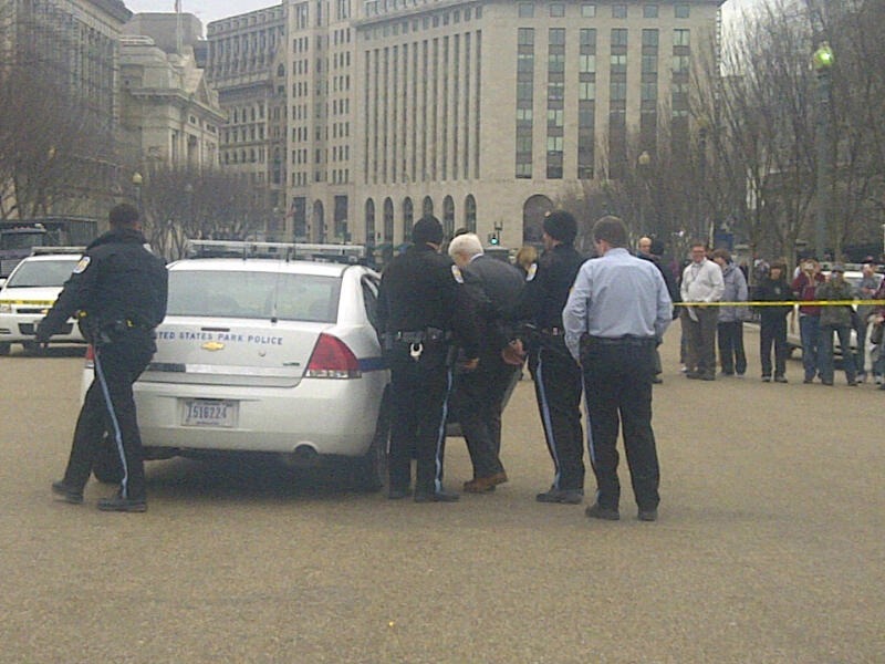 [Michael%2520Horowitz%2520Arrested%2520at%2520WH%2520Protesting%2520Oppression%2520in%2520China%255B7%255D.jpg]