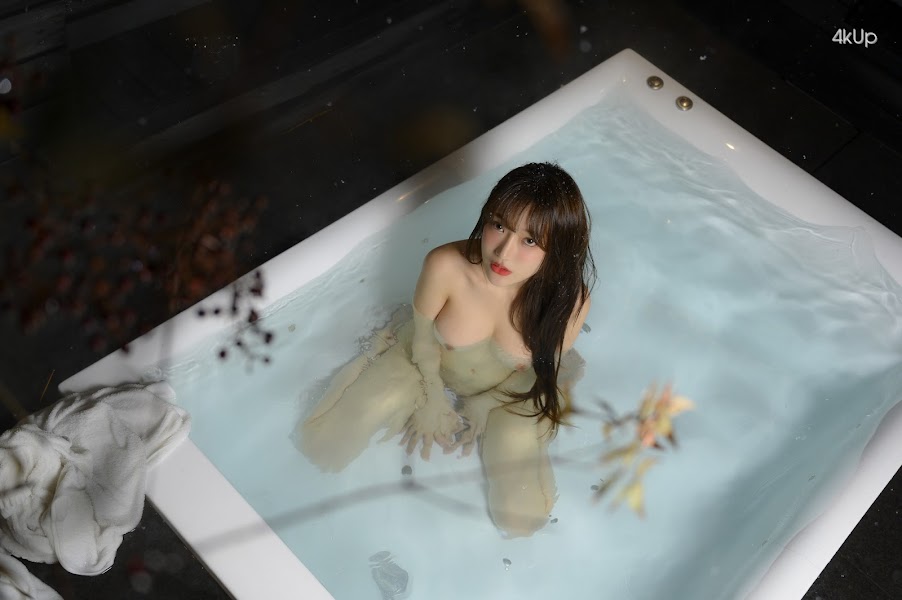 Jucy (쥬시) – Cherry Blossom & Moon Night Snap Uncensored