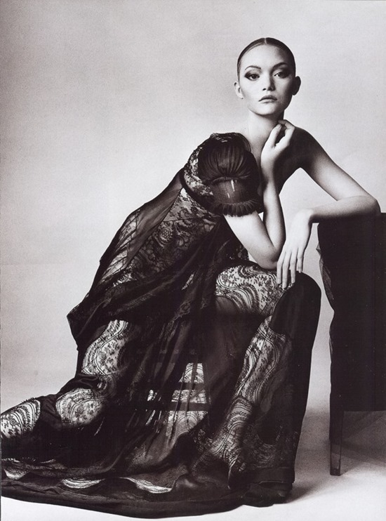 The-Balenciagia-Mystique-Vogue-US-March-2006-Gemma-Ward-Irving-Penn-editorial-2
