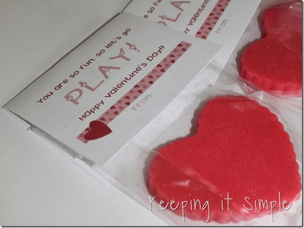 homemade-play-dough-easy-valentine (10)