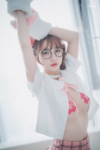 DJAWA Photo – Son Ye-Eun (손예은) Cute Pink