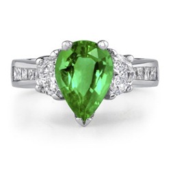 Pear-Emerald-and-Diamond-Three-Stone-Ring-in-Platinum_SR0331EH