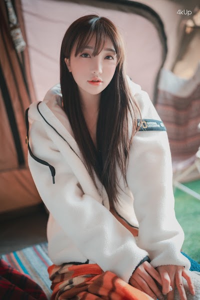 DJAWA Photo – Son Ye-Eun (손예은) Romantic Winter Glamping