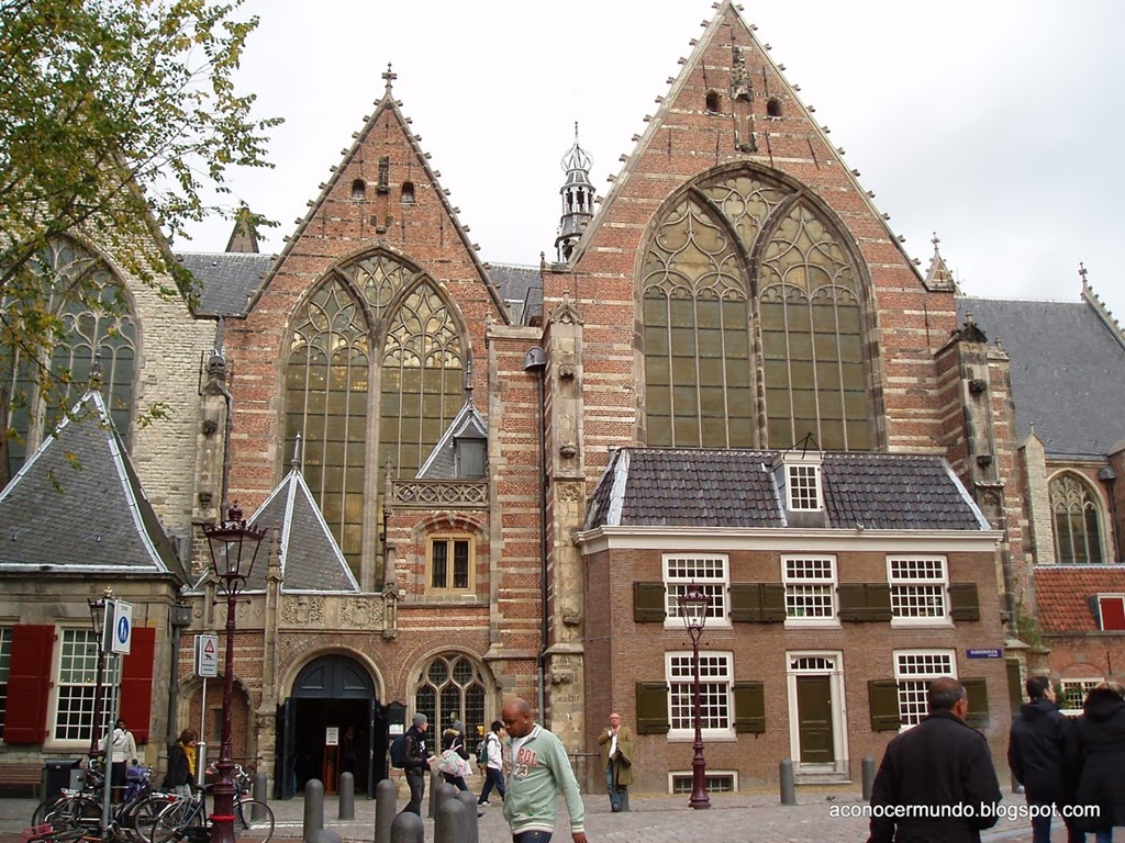 [Amsterdam.-Oude-Kerk-Iglesia-Vieja.-%255B18%255D.jpg]