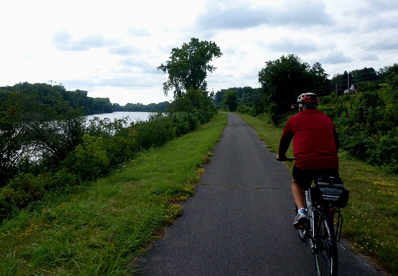 [02i---Mohawk-River-Erie-Canal-Bike-T.jpg]