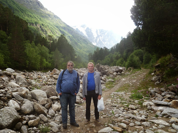 Jean Michel et et Yuri Berezhnoi. Terskol, 6 août 2014. Photo : J. Marquet