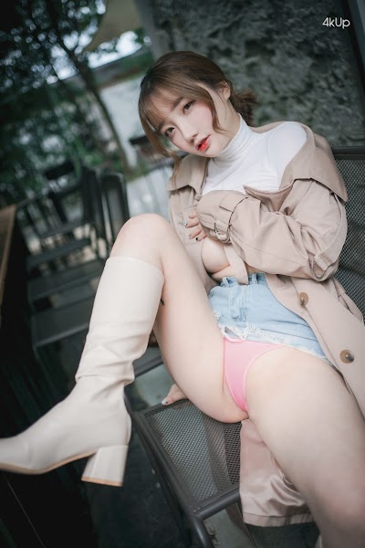 DJAWA Photo – Son Ye-Eun (손예은) A Snap of Intimacy