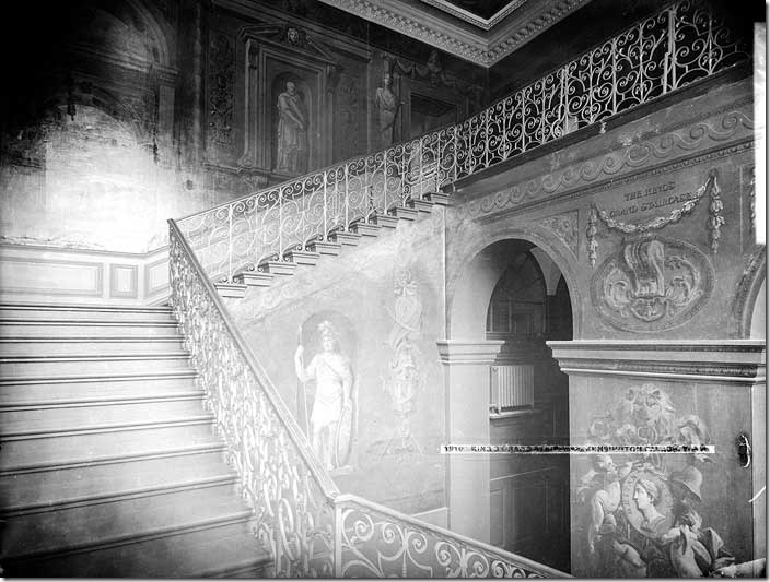 Kensington_Palace_Kings_Grand_Staircase_low