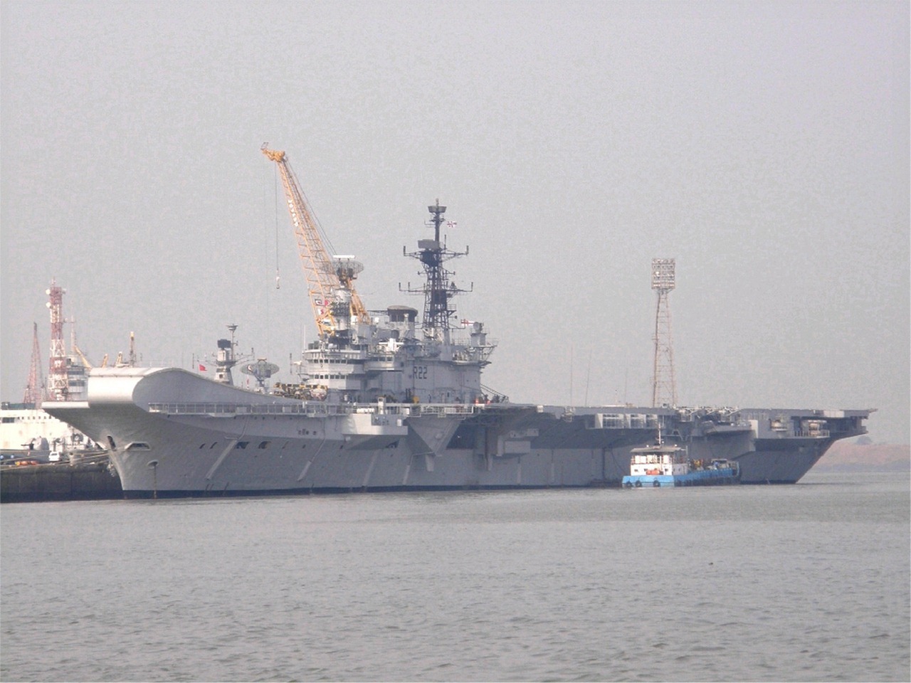 [Aircraft-Carrier-INS-Viraat-02%255B2%255D.jpg]