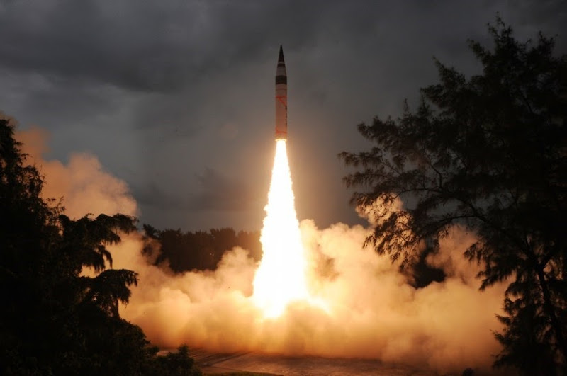 Agni-V-Ballistic-Missile-DRDO-India-01-R