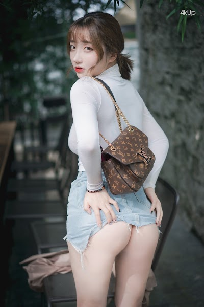 DJAWA Photo – Son Ye-Eun (손예은) A Snap of Intimacy