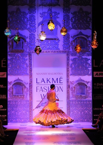 [Picture%2520Perfect%2520From%2520lakme%2520Fashion%2520Show1%255B4%255D.jpg]