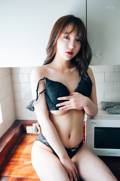 Loozy Maximum Vol.1 – Son Ye-Eun (손예은)