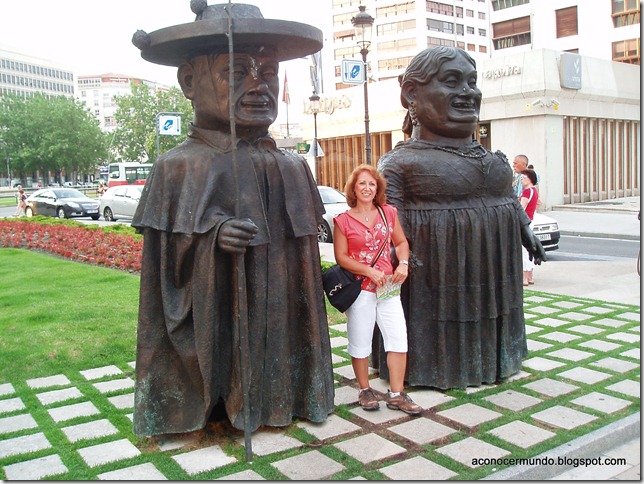 3-Carmen con escultura ciudad 05 - P7190354