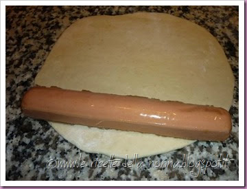 Hotdog di pasta di pane con wurstel (8)
