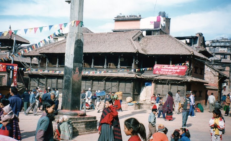 Obiective turistice Nepal: pe strazile din Bhaktapur.jpg Imagini Nepal: pe strazile din Bhaktapur.jpg