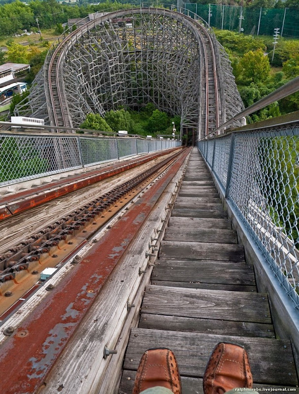 wooden-rollercoaster-6