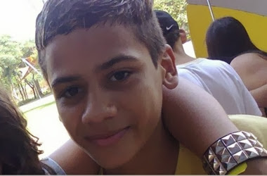 Adolescente morre com tiros ao brincar de assalto Adolescente morre com tiros ao brincar de assalto