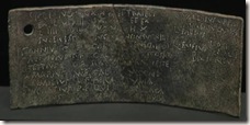 tablilla de bronce hallada en el foro de Ilici - Yacimiento de la Alcudia