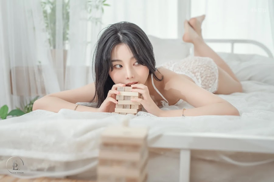 SAINT Photolife – Yuna (유나) No.32 Jenga