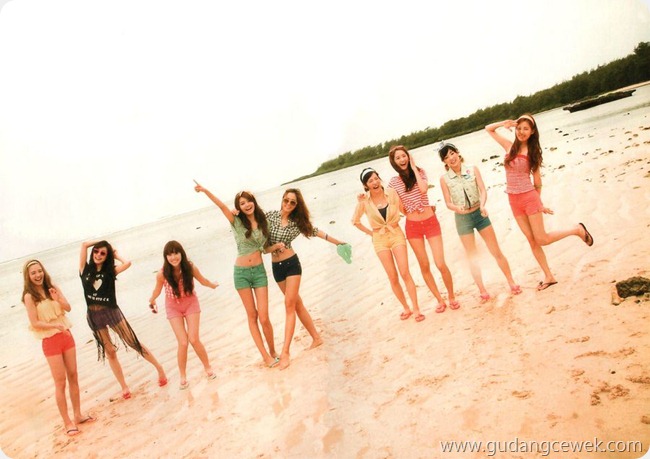 Foto Seksi SNSD Liburan di Pantai || gudangcewek.com