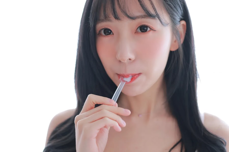 쏘블리 (@leeesovely) Housekeeper 2-1 Photo Set Collection