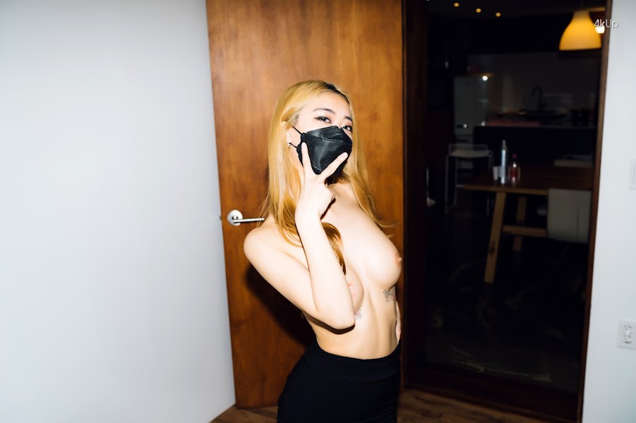 Mona (모나) & Jucy (쥬시) – Valentine & Moon Night Snap Uncensored