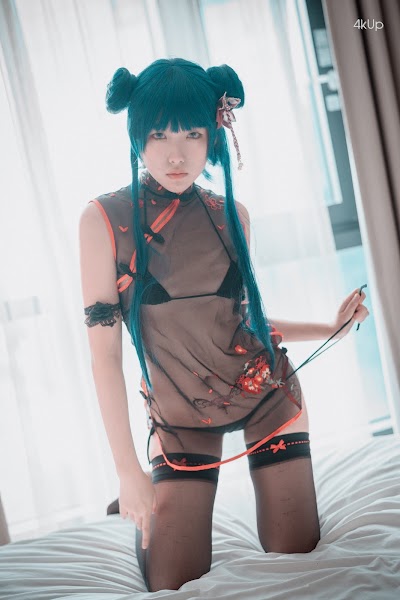 DJAWA Photo – Sonson (손손) Sheer Qipao Girl
