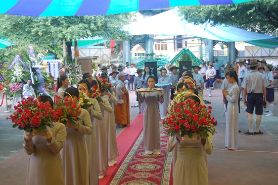 BHD TW GĐPT Việt Nam thành tâm k�nh viếng tang Ân sư Trưởng lão HT. Th�ch Minh Châu