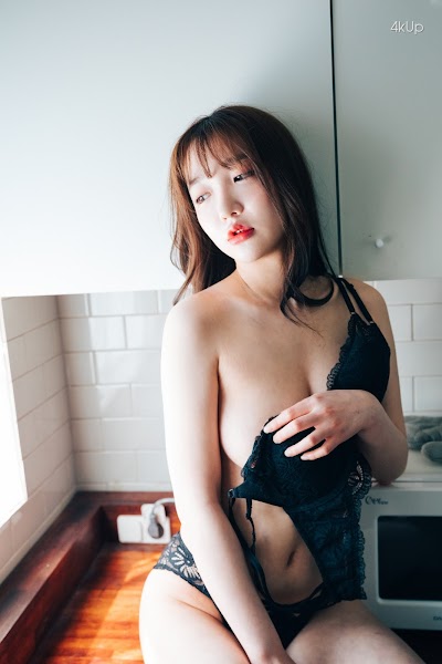 Loozy Maximum Vol.1 – Son Ye-Eun (손예은)
