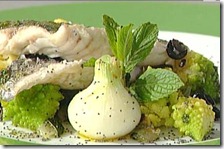Orata in lastra di sale con broccolo e salsa ai cipollotti